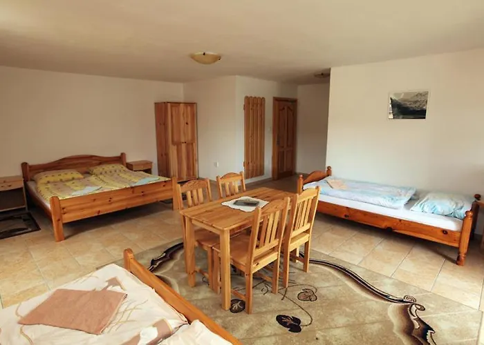 בית הארחה Krasula